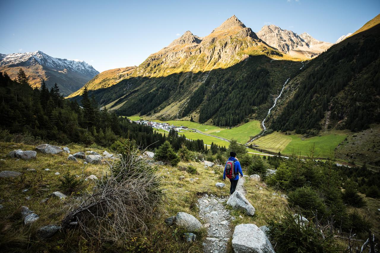 Das Chaletdorf - Pitztal Sankt Leonhard im Pitztal Eksteriør bilde